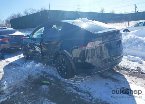 2023 Tesla Model X Dual Motor All-Wheel Drive/Standard Range z USA, uszkodzony, nr VIN 7SAXCDE58PF365509